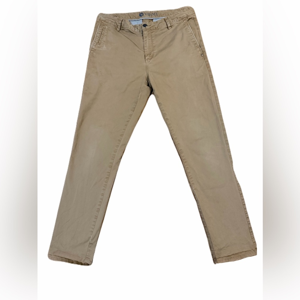 Vuori Men's Chino Pants in Khaki